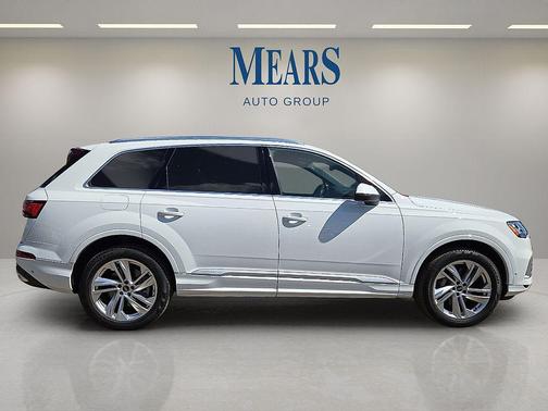 2022 Audi Q7 55 Premium Plus