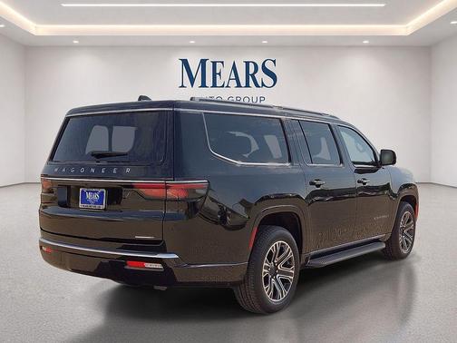 Diamond Black Crystal Pearlcoat 2024 Jeep Wagoneer L Series II 4x4