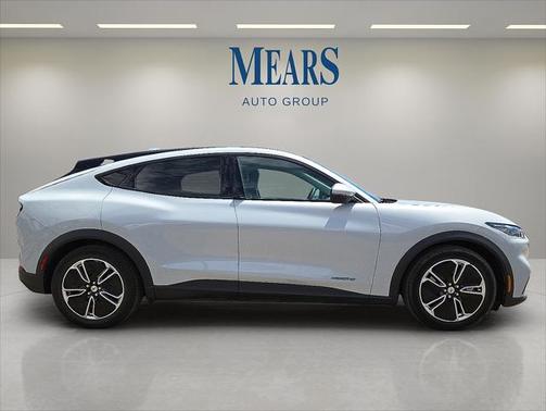 2022 Ford Mustang Mach-E Select