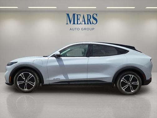 2022 Ford Mustang Mach-E Select