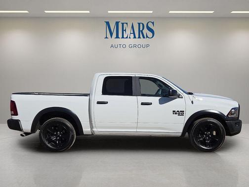 2024 RAM 1500 Classic Warlock Crew Cab 4x2 5'7' Box