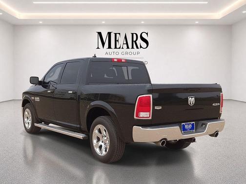 Brilliant Black Crystal Pearlcoat 2015 RAM 1500 Laramie