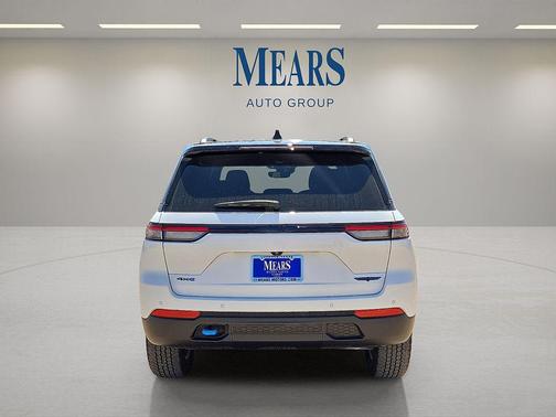 Bright White Clearcoat 2024 Jeep Grand Cherokee 4xe Trailhawk