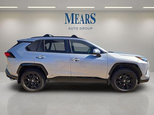 2024 Toyota RAV4 Hybrid SE