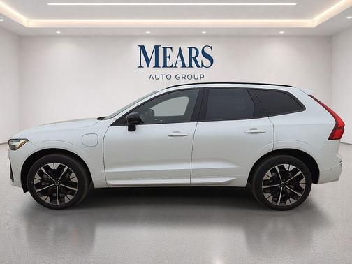 Crystal White Metallic 2026 Volvo XC60 Plug-In Hybrid Plus, T8 AWD Electric/Gasoline, Dark