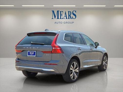 2023 Volvo XC60 B5 Plus Bright Theme