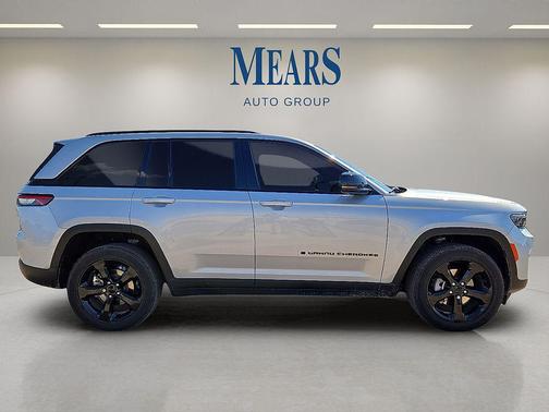 2023 Jeep Grand Cherokee Altitude