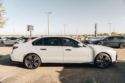 2025 BMW 760 i xDrive