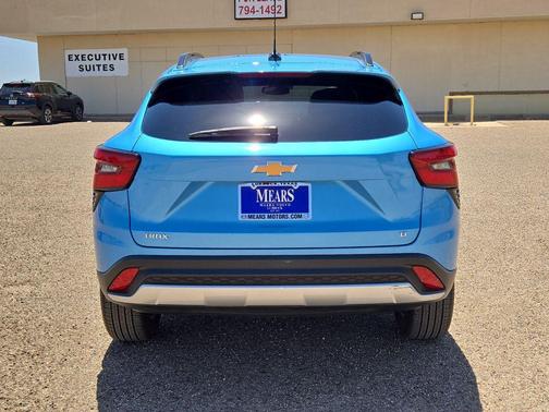 Marina Blue Metallic 2025 Chevrolet Trax LT