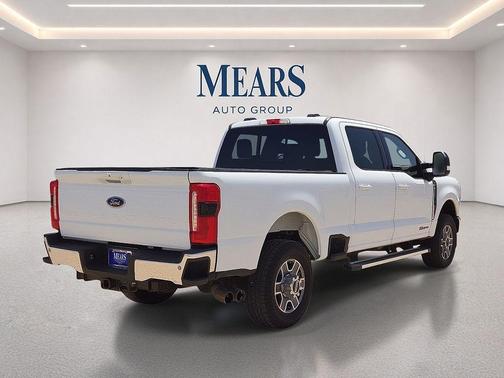 OXFORD WHITE 2024 Ford F-350 Lariat