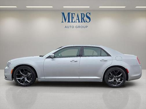 2022 Chrysler 300 S