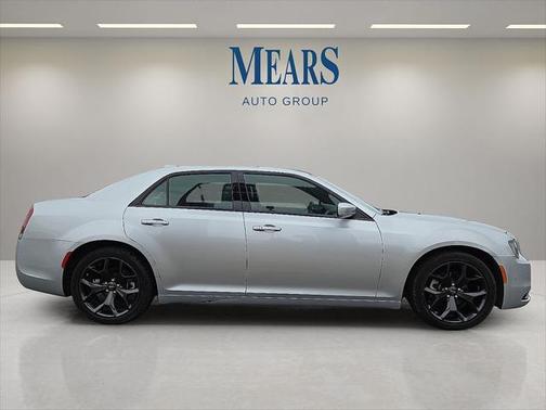2022 Chrysler 300 S