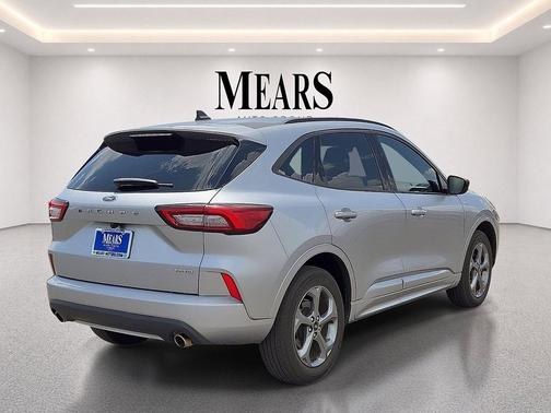 Iconic Silver Metallic 2024 Ford Escape ST-Line