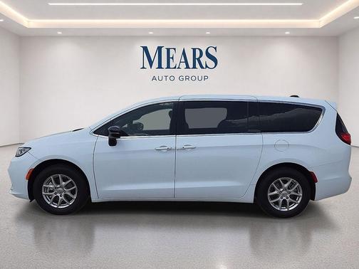 Bright White Clearcoat 2025 Chrysler Pacifica L