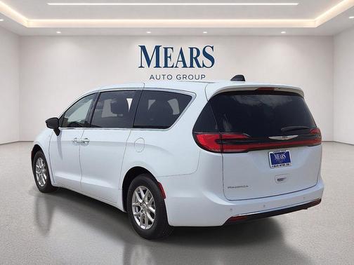 Bright White Clearcoat 2025 Chrysler Pacifica L