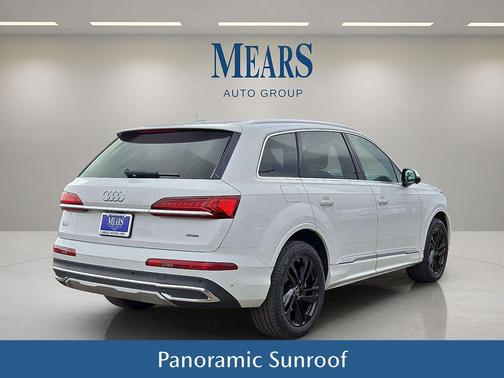 2022 Audi Q7 55 Premium Plus