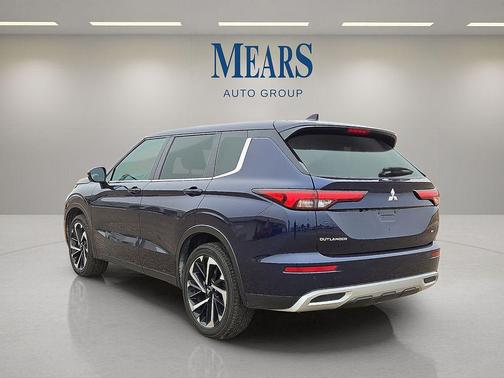 2024 Mitsubishi Outlander SE Black Edition w/Pano Roof S-AWC