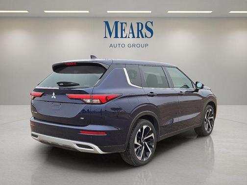 2024 Mitsubishi Outlander SE Black Edition w/Pano Roof S-AWC