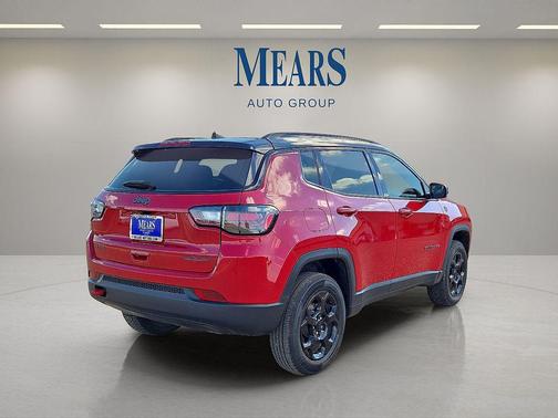 2023 Jeep Compass Trailhawk
