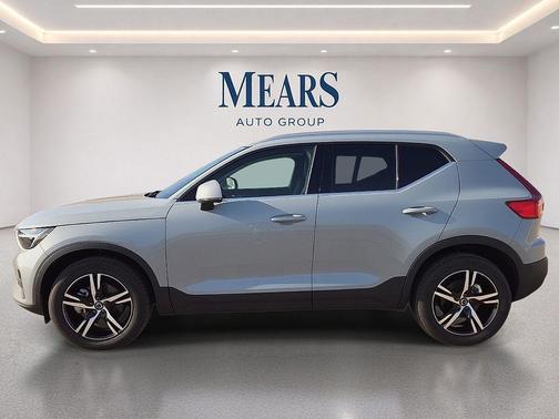 Gray 2025 Volvo XC40 B5 Core Bright Theme