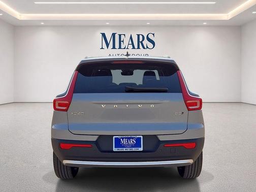 Gray 2025 Volvo XC40 B5 Core Bright Theme