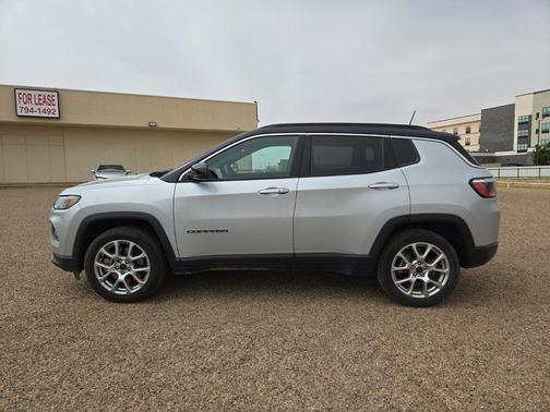 Silver Zynith Metallic Clearcoat 2025 Jeep Compass Limited