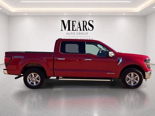 Rapid Red Metallic Tinted Clearcoat 2025 Ford F-150 XLT