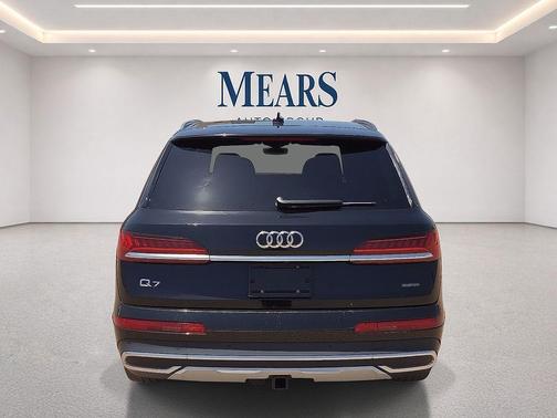 Mythos Black Metallic 2023 Audi Q7 55 Premium Plus