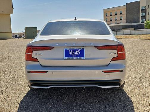 Silver 2024 Volvo S60 B5 Plus Dark Theme