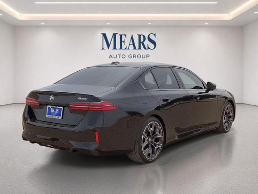 Black Sapphire Metallic 2024 BMW 530 530i