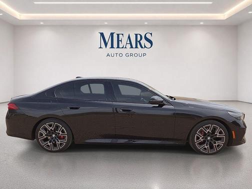 Black Sapphire Metallic 2024 BMW 530 530i