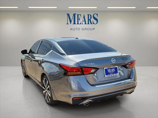 2022 Nissan Altima SR FWD