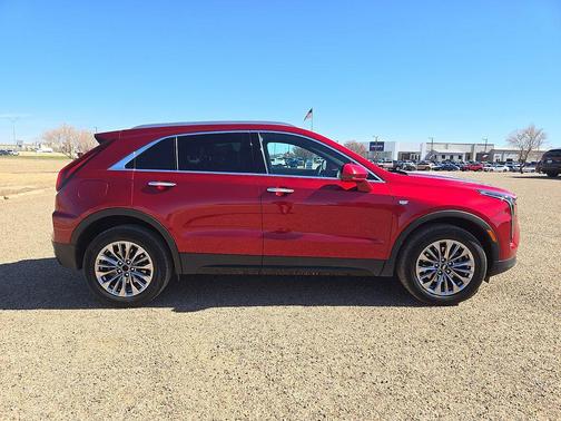 2024 Cadillac XT4 Premium Luxury