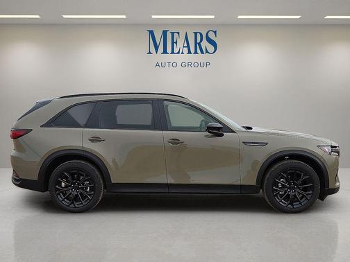 Zircon Sand Metallic 2026 Mazda CX-70 3.3 Turbo Preferred