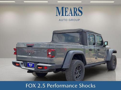 Sting-Gray Clearcoat 2021 Jeep Gladiator Mojave 4x4