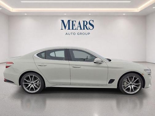 Vatna Gray 2025 Genesis G70 2.5T RWD