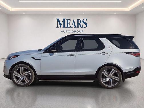Silver 2023 Land Rover Discovery P360 Metropolitan Edition