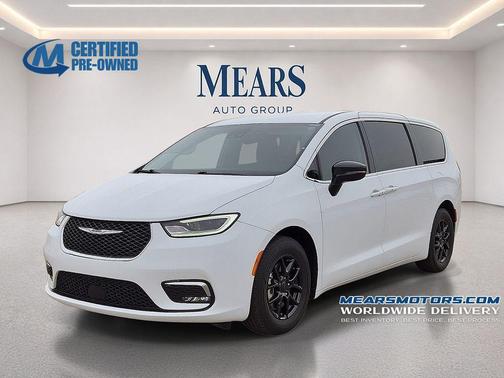 Bright White Clearcoat 2024 Chrysler Pacifica Touring L