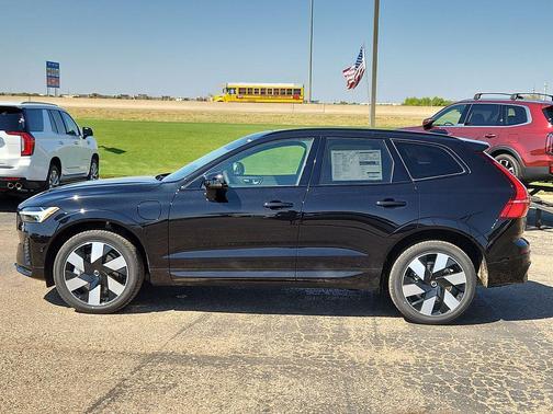 2025 Volvo XC60 Plug-In Hybrid T8 Plus