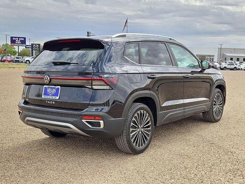 2026 Volkswagen Taos SE