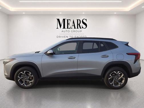 Sterling Gray Metallic 2025 Chevrolet Trax LT
