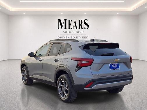 Sterling Gray Metallic 2025 Chevrolet Trax LT
