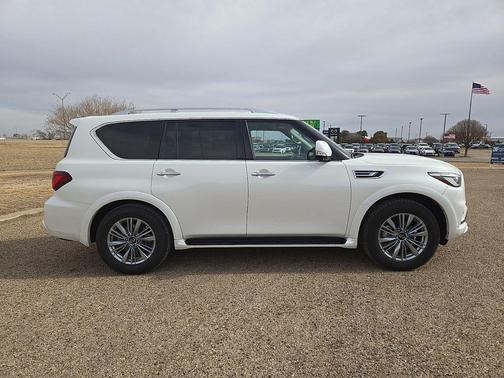 2024 INFINITI QX80 Luxe