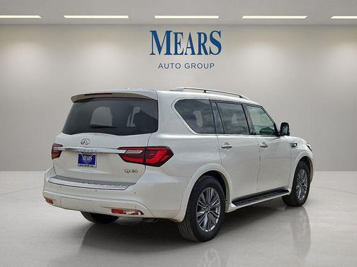 2024 INFINITI QX80 Luxe