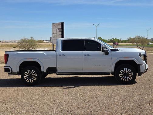 Glacier White Tricoat 2026 GMC Sierra 2500 Denali Ultimate