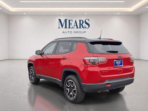 Red Hot Pearlcoat 2025 Jeep Compass Trailhawk