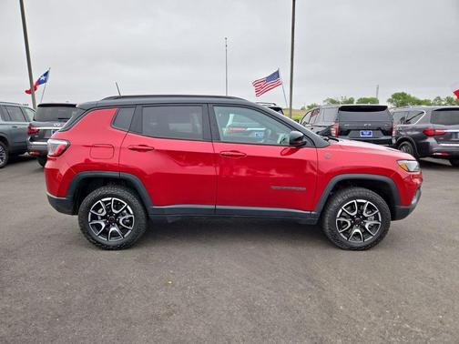 Red Hot Pearlcoat 2025 Jeep Compass Trailhawk