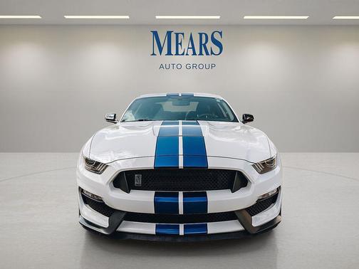 2017 Ford Shelby GT350 Base
