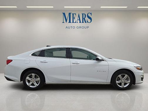 Summit White 2025 Chevrolet Malibu 1LS