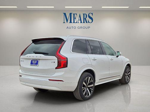 2026 Volvo XC90 B5 Core